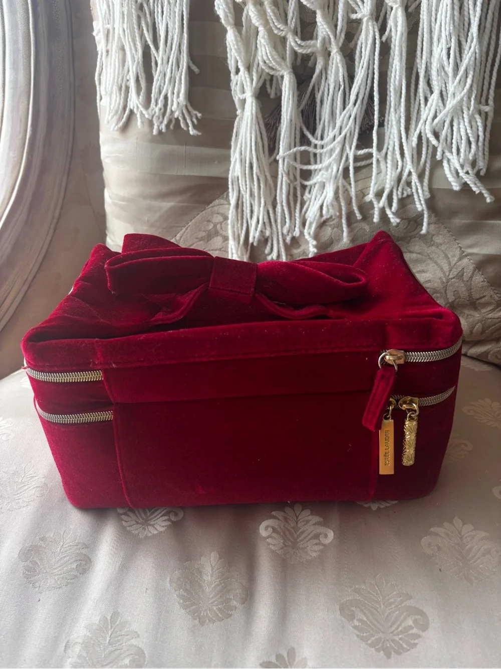 Estée Lauder Red Velvet Bow Cosmetic case